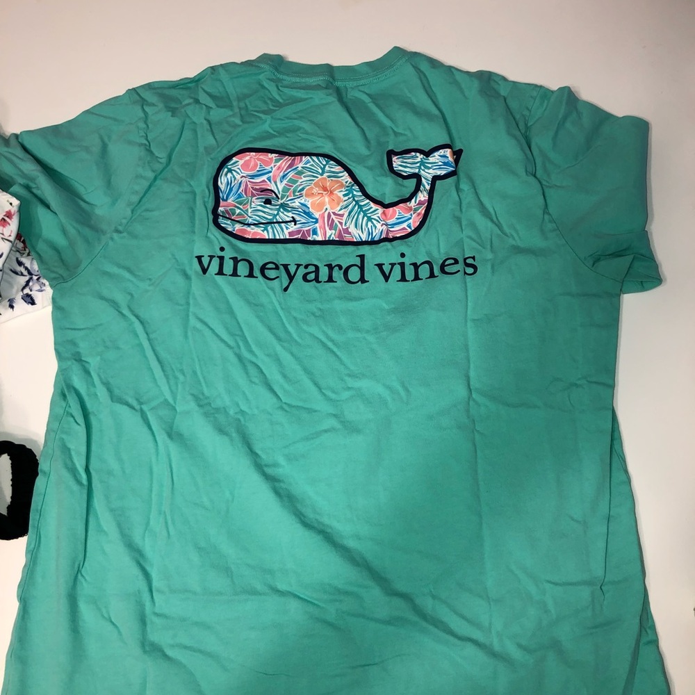 Vineyard Vines T-shirt